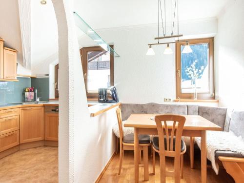 Spectacular Apartment In L�ngenfeld With 3 Balconies