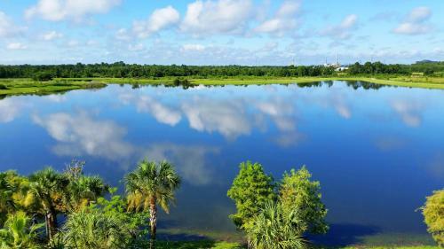 Apartamento Deluxe Condo Wlakeview, Minutes From Universal