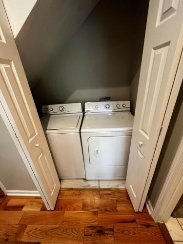Atlanta Unit 2 Weekend Getaway Private Bedroom 2 With Private Bathroom