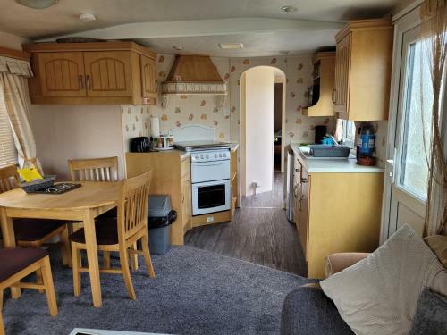 8 Berth On Sealands Everglade III