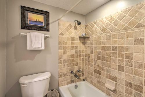 Apartamento St Simons Island Condo About Walk To The Beach!