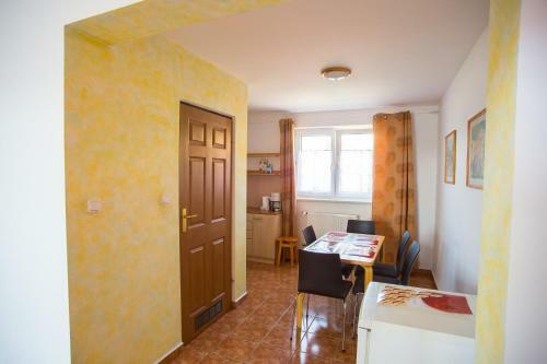 Dom Posejdon : Apartament 5-cio Osobowy, 450m Od Morza
