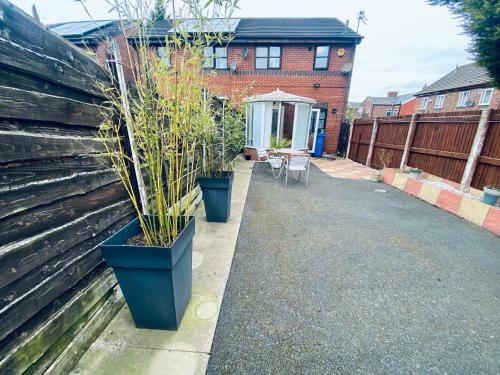 Apartamento Comfortable Manchester House With Conservatory & Parking