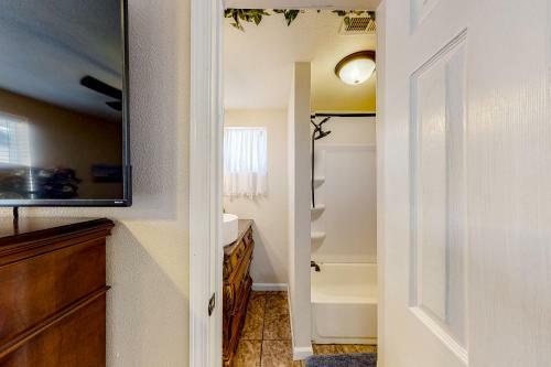 360 Cathy St