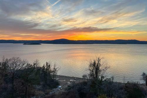 Apartamento Chic Hollister Condo With Table Rock Lake View!