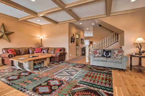 Lovely Big Sky Getaway Near Skiing And Golf!