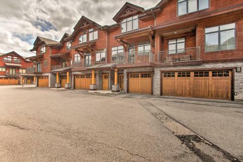 Lovely Big Sky Getaway Near Skiing And Golf!