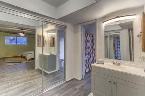 Desert Oasis Las Vegas - Pool, 5 Bedrooms, 9 Beds