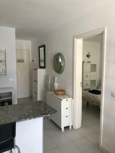 Casa Eef - One Bedroom Apartment Close To The Beach With A Communal Pool