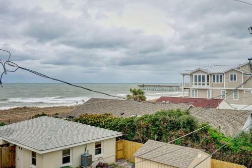 5br Beach Home Sleeps 10 Walk To The Pier Oceanview