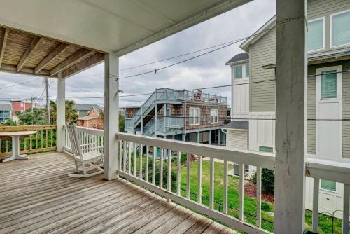 5br Beach Home Sleeps 10 Walk To The Pier Oceanview