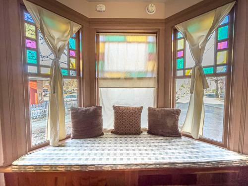 Spacious Downtown Jacksonville Studio! Hidden Gem