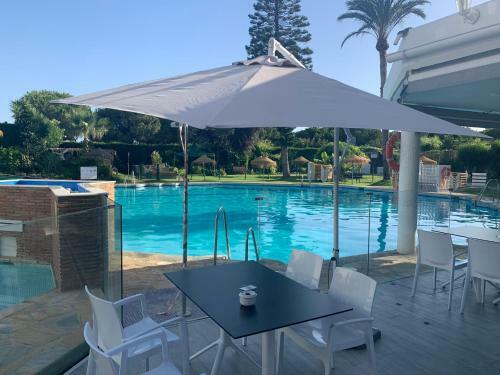 Luxurious 2 Bed Apartment With Amazing Beach Views