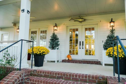 The Above Lakeside Retreat Nashville
