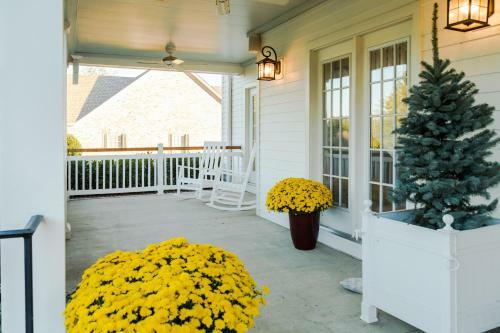 The Above Lakeside Retreat Nashville