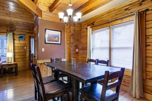 Big Bear Cabin Hot Tub Community Amenities