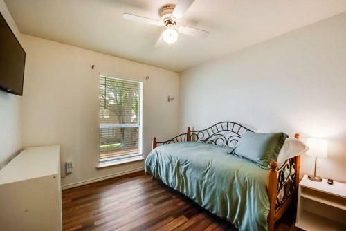 New Beautiful And Shaded Back Yard Tvs In Every Bedroom