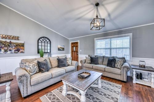 Wow! Exceptional House With Inviting Fire Pit!