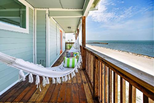 Bay Front Home With Spectacular Sunrise Views