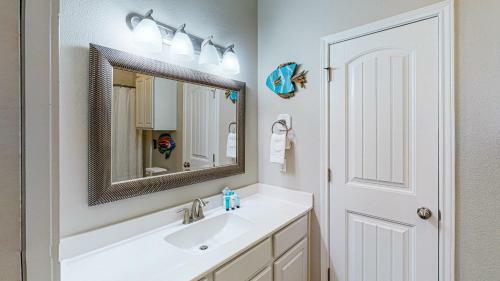Villa Bc403 Fabulous Townhome With Beach Decor, Shared Heated Pool, Garage Access