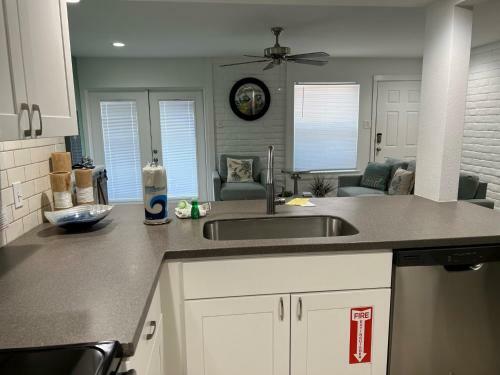 Apartamento Ec105 Newly Renovated, 2 First Floor Condo, Shared Pool & Grill, Boardwalk