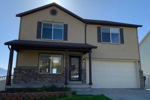Huge Family-reunion-friendly Home Sleeps 16