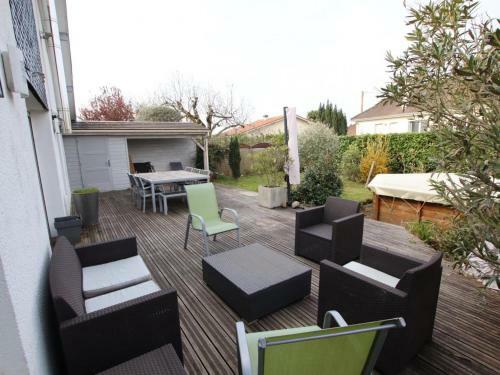 G�te Pau, 4 Pi�ces, 5 Personnes - Fr-1-384-809