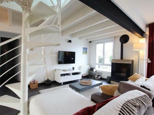 G�te Pau, 4 Pi�ces, 5 Personnes - Fr-1-384-809