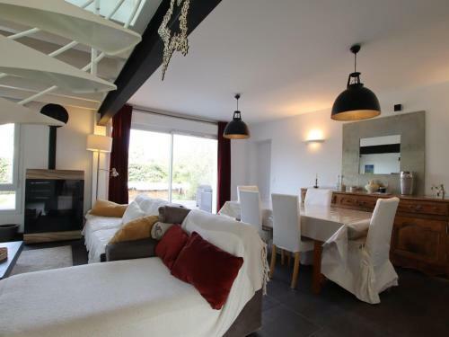 G�te Pau, 4 Pi�ces, 5 Personnes - Fr-1-384-809