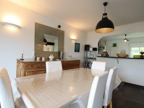G�te Pau, 4 Pi�ces, 5 Personnes - Fr-1-384-809