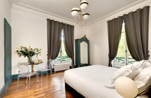 Exceptionnel Chalet Napol�onien Avec Piscine