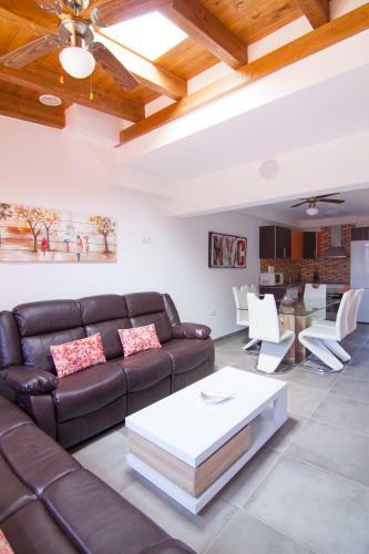 Anju Villas Los Delfines Bravo's Apartments