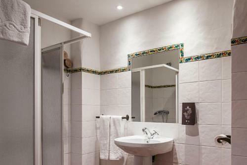 Hostal Y Apartamentos En El Centro La J�bega By Conil Home