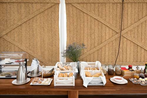 Hostal Y Apartamentos En El Centro La J�bega By Conil Home