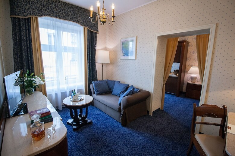 Grand Hotel
