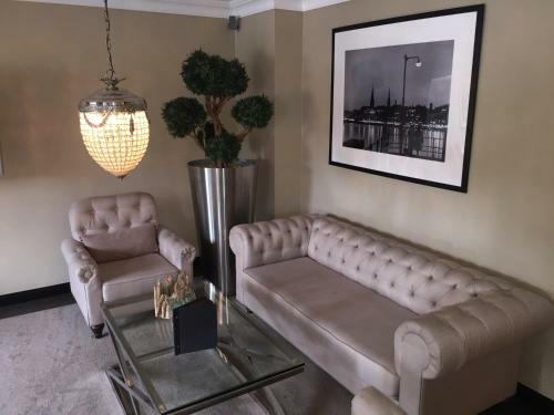 Hotel Business & More