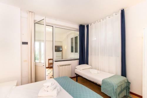 Chiavari Cozy Apartments In Villa With Shared Garden & Parking