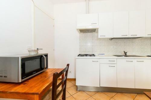 Chiavari Cozy Apartments In Villa With Shared Garden & Parking