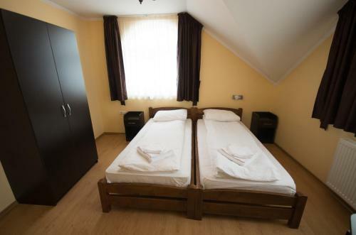 Hostal Sziklakert Fogad�