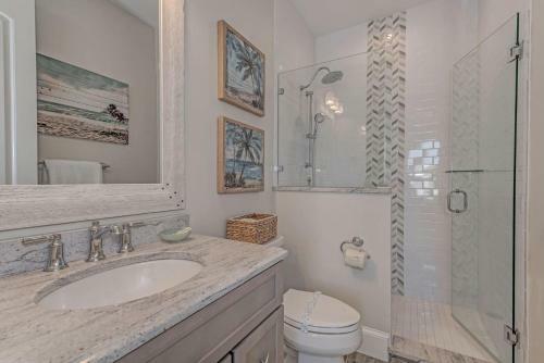4 Bed 4 Bath, Bonus Bunk Room Heated Pool Water Slide Spa Wifi