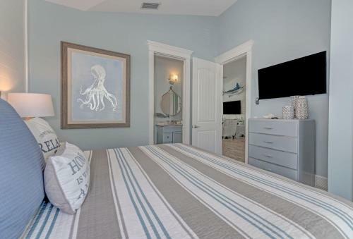 4 Bed 4 Bath, Bonus Bunk Room Heated Pool Water Slide Spa Wifi