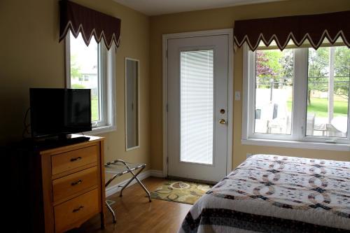 Mackenzie House Tourist Home B&B