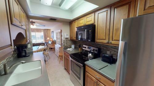 208 Madeira Norte Condo