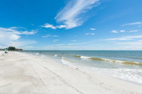 201 Beach Place Condos