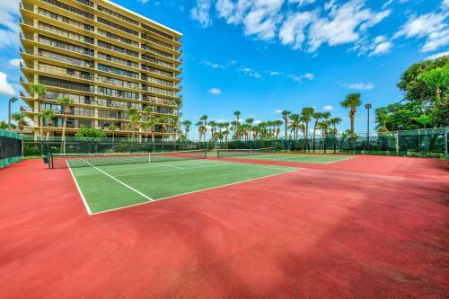 Land's End 404 Building 3 Top Floor With Stunning Water View