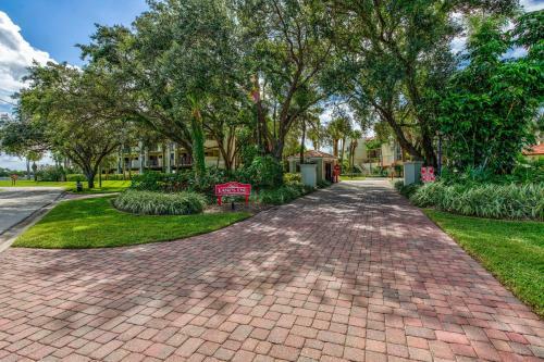 Land's End 404 Building 3 Top Floor With Stunning Water View