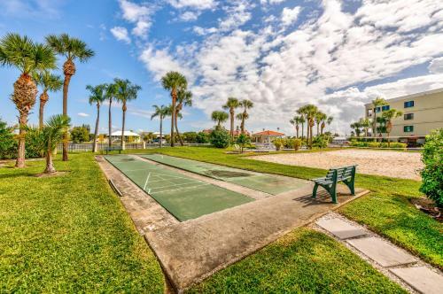 Land's End 404 Building 3 Top Floor With Stunning Water View