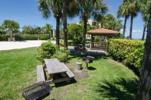 Land's End 404 Building 3 Top Floor With Stunning Water View