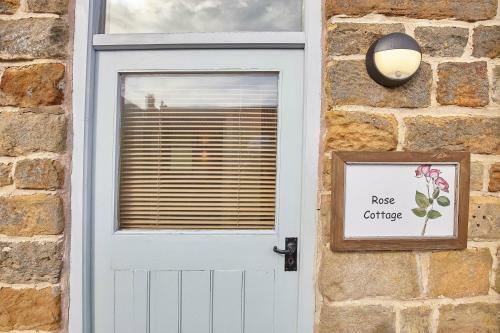 Host & Stay - Poppy Cottage & Rose Cottage