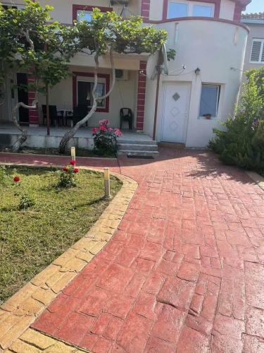 Villa Nili?